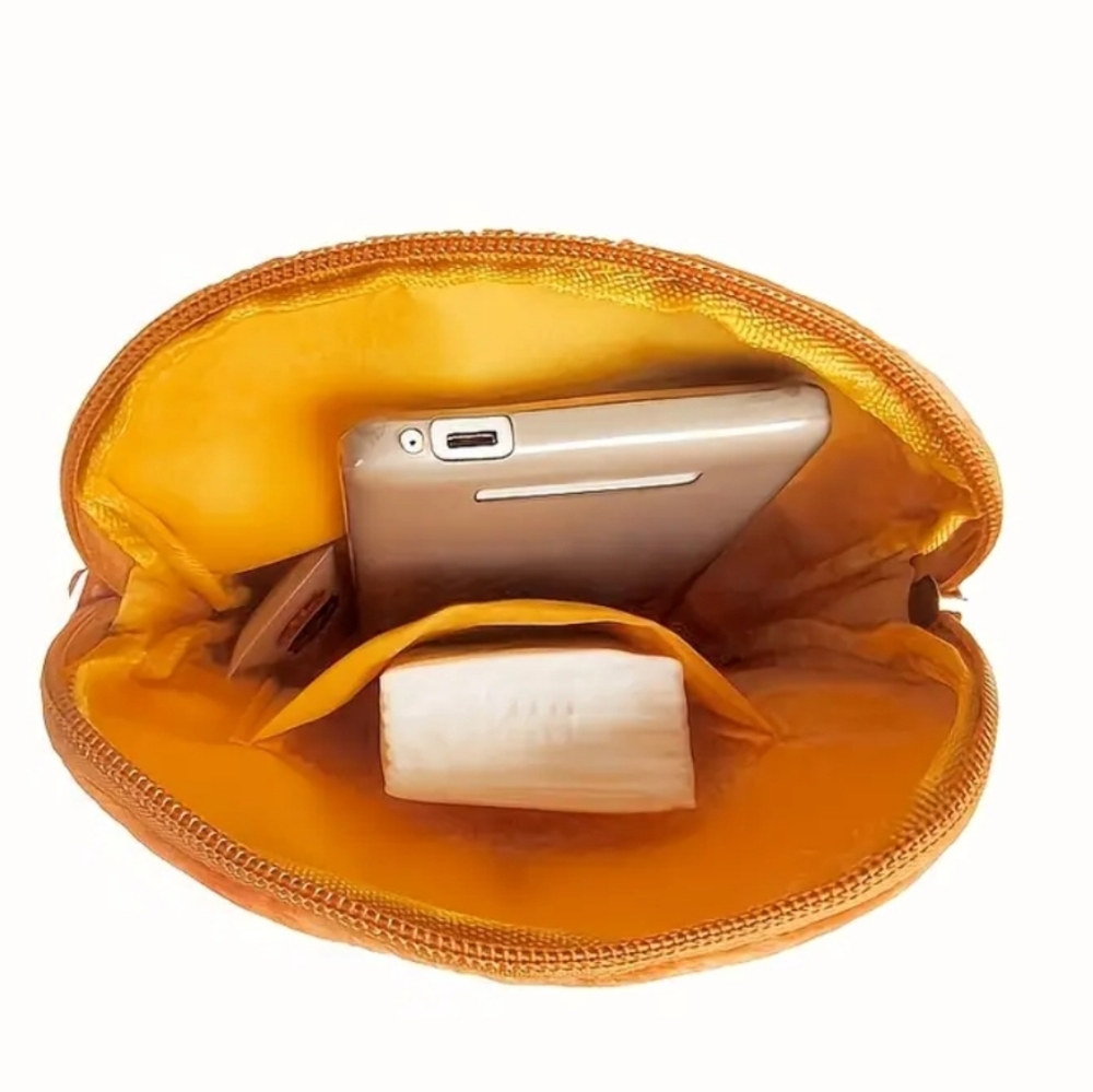 Plush toast shaped crossbody bag gold tone hardware - Picture 4 of 7